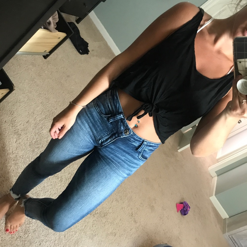 Brandy Melville tie front crop tank